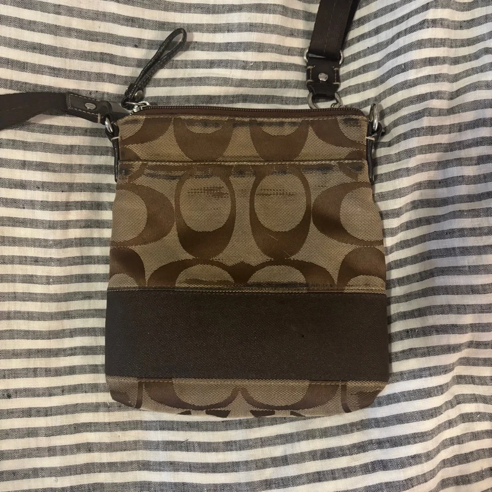 Coach logo C crossbody bag purse, brown, silver hardware, small, vintage Y2K